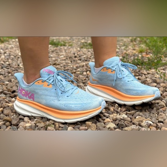 Shoes - HOKA Clifton 9 Women's Sneaker 6.5